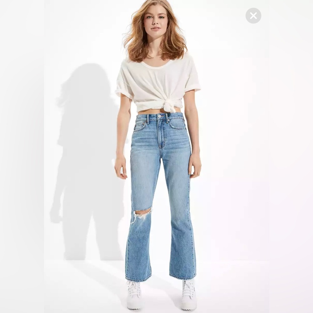 American Eagle- Highest Rise 90s Flare Jeans - size 4 short